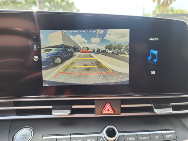 2023 Hyundai Elantra SEL photo 19