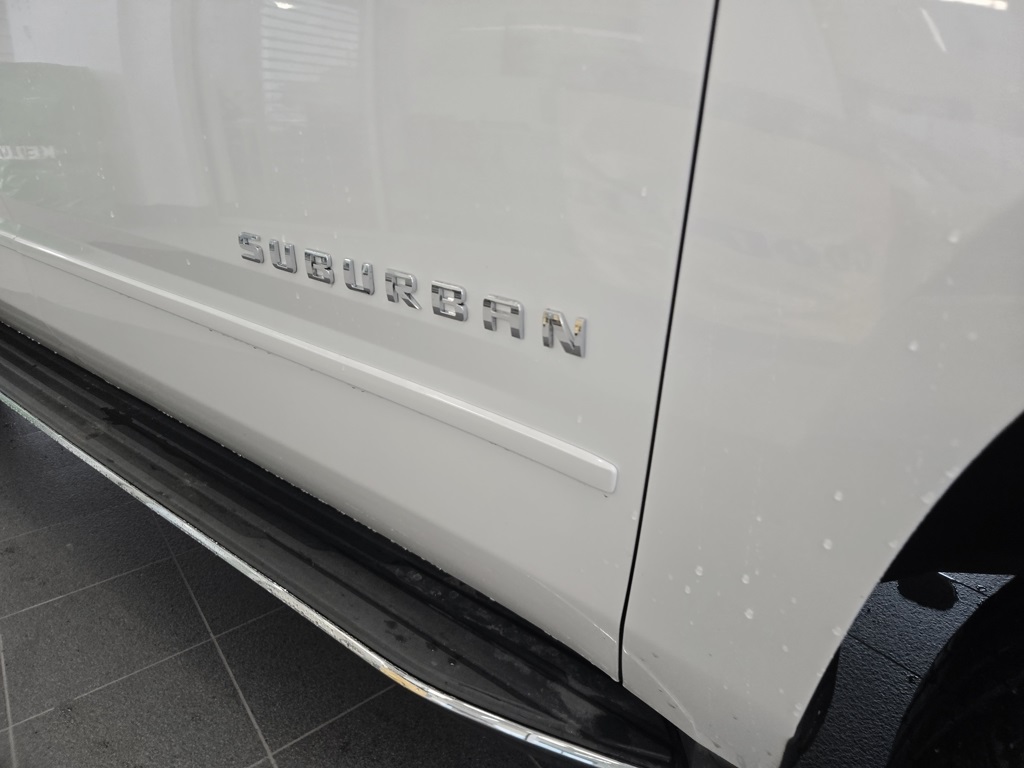 2017 Chevrolet Suburban Premier photo 7