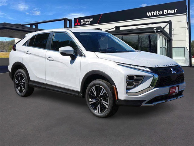 2025 Mitsubishi Eclipse Cross SE's photo