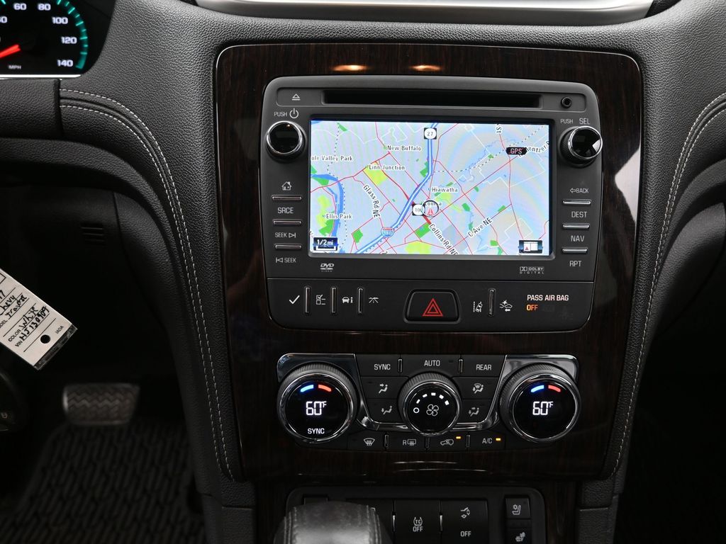 2017 Chevrolet Traverse Premier photo 11
