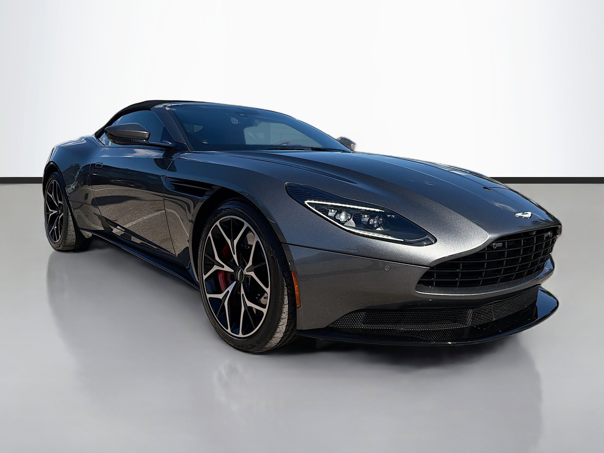 2019 Aston Martin DB11 Base's photo