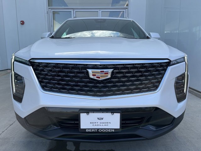 2025 Cadillac XT4 Premium Luxury photo 3