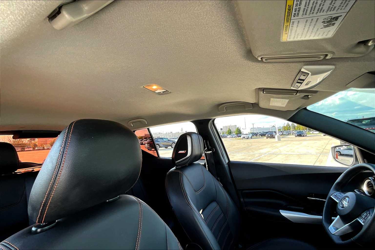 2020 Nissan Kicks SR photo 12