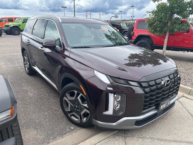 2024 Hyundai Palisade Limited photo 3