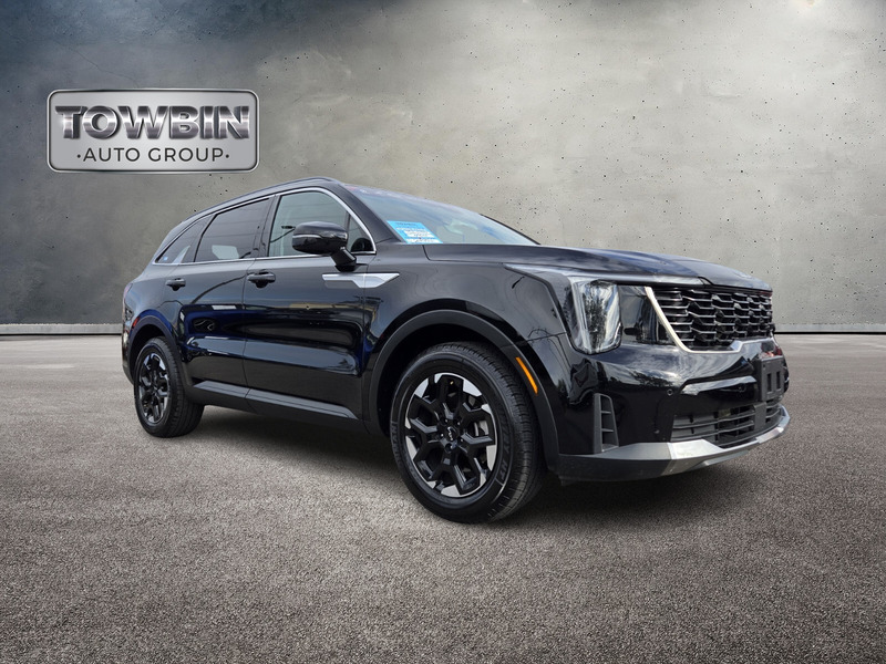 2024 Kia Sorento S photo 2