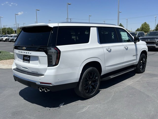 2025 Chevrolet Suburban Premier photo 3