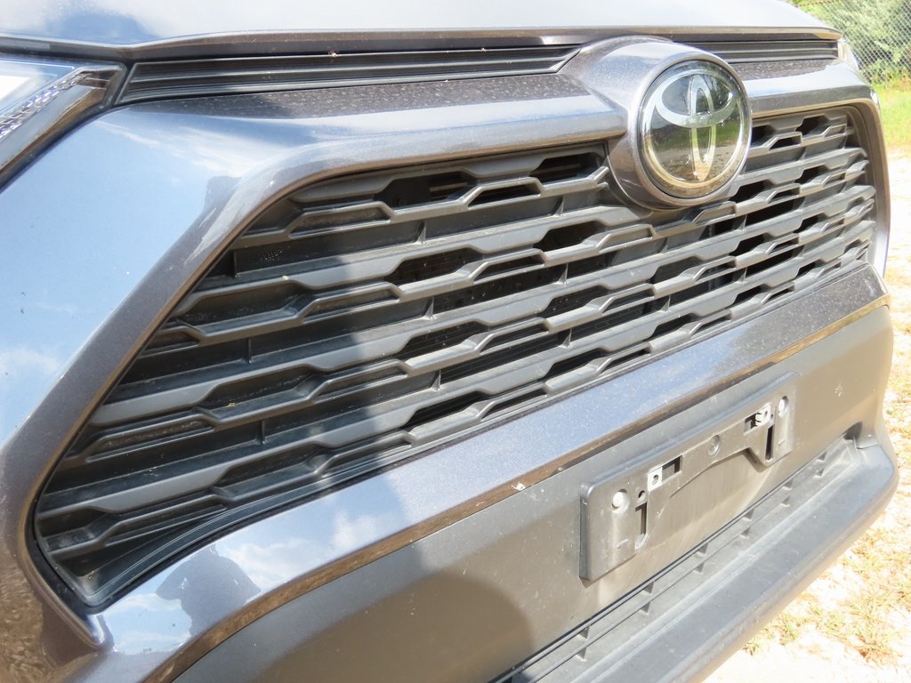 2023 Toyota RAV4 LE photo 2