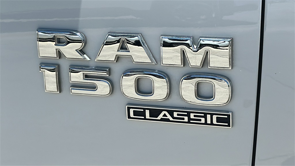 2024 Ram 1500 Classic SLT photo 9