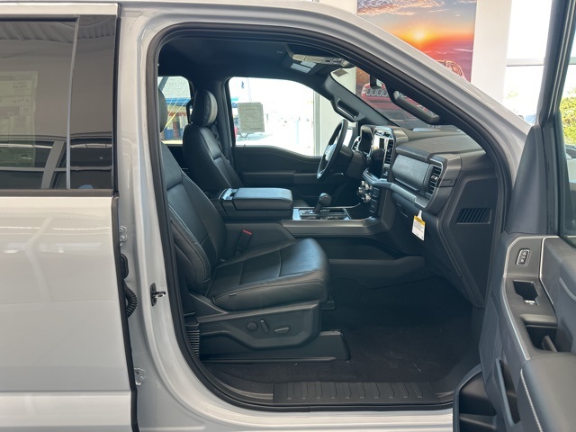2025 Ford F-150 XLT photo 30