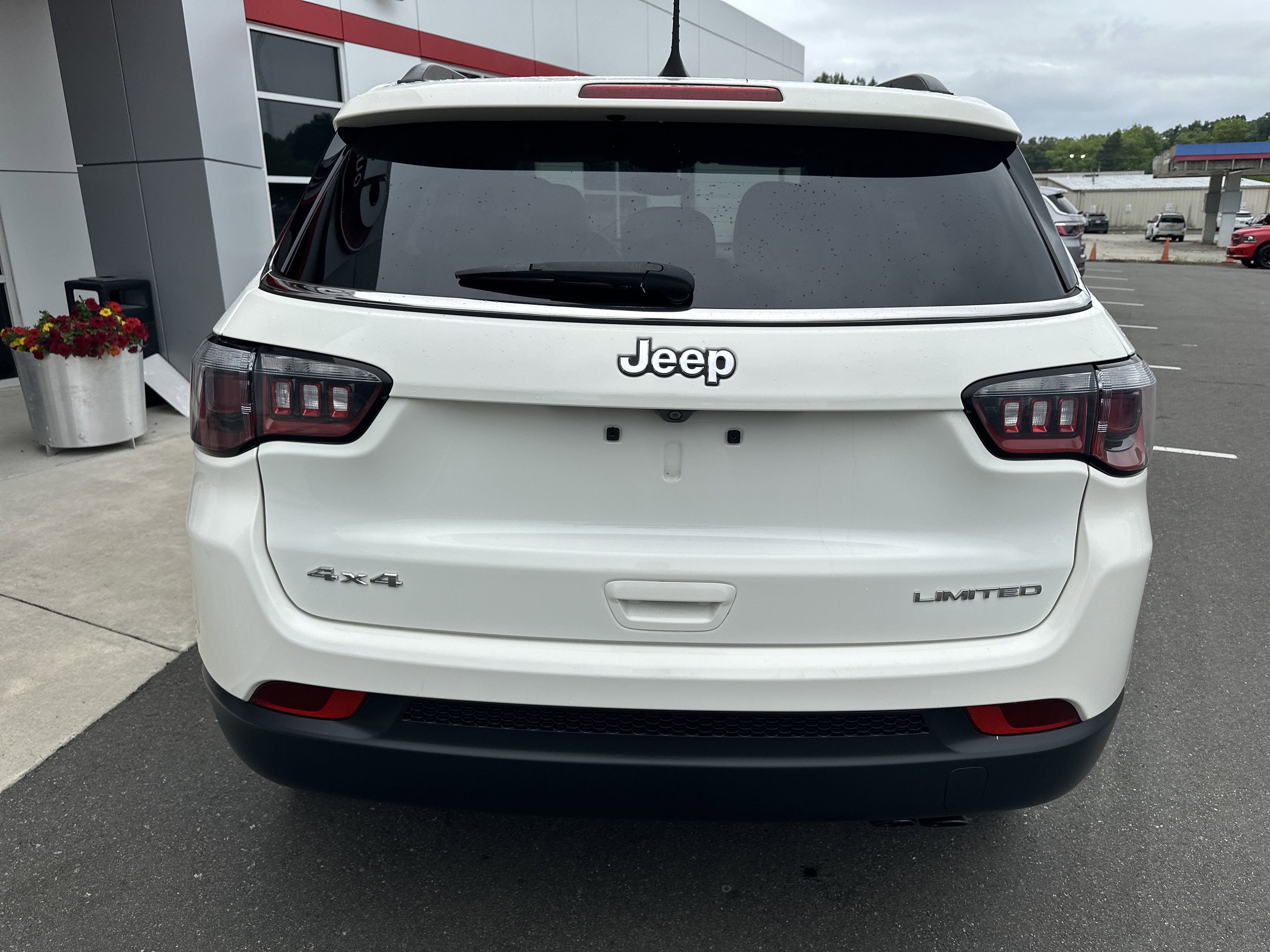 2020 Jeep Compass Limited photo 2