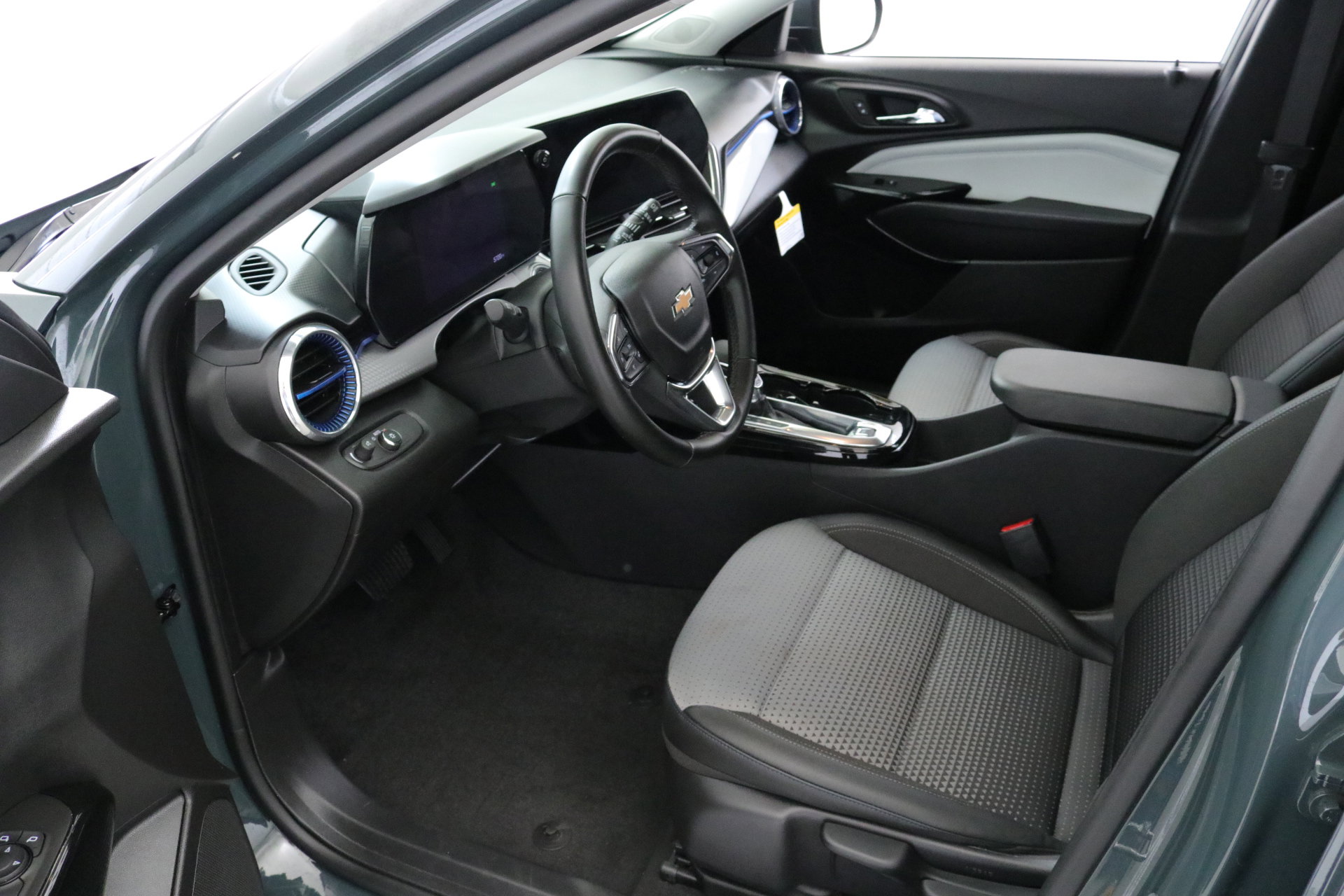 2025 Chevrolet Trax LT photo 20