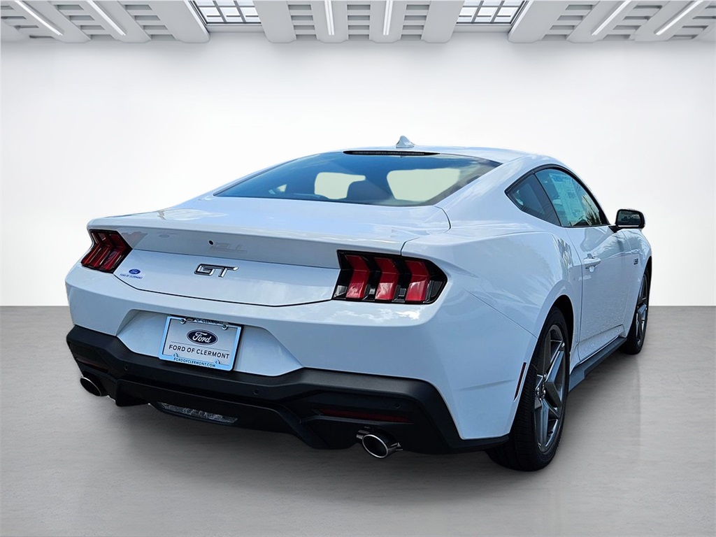 2025 Ford Mustang GT photo 5