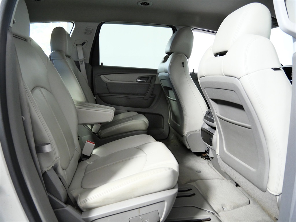 2015 Chevrolet Traverse 2LT photo 11