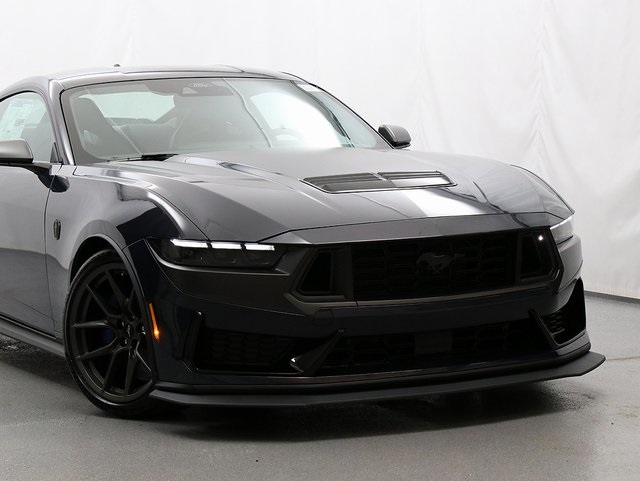 2025 Ford Mustang Dark Horse photo 2