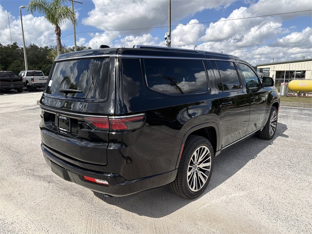 2025 Jeep Wagoneer L Series II photo 2