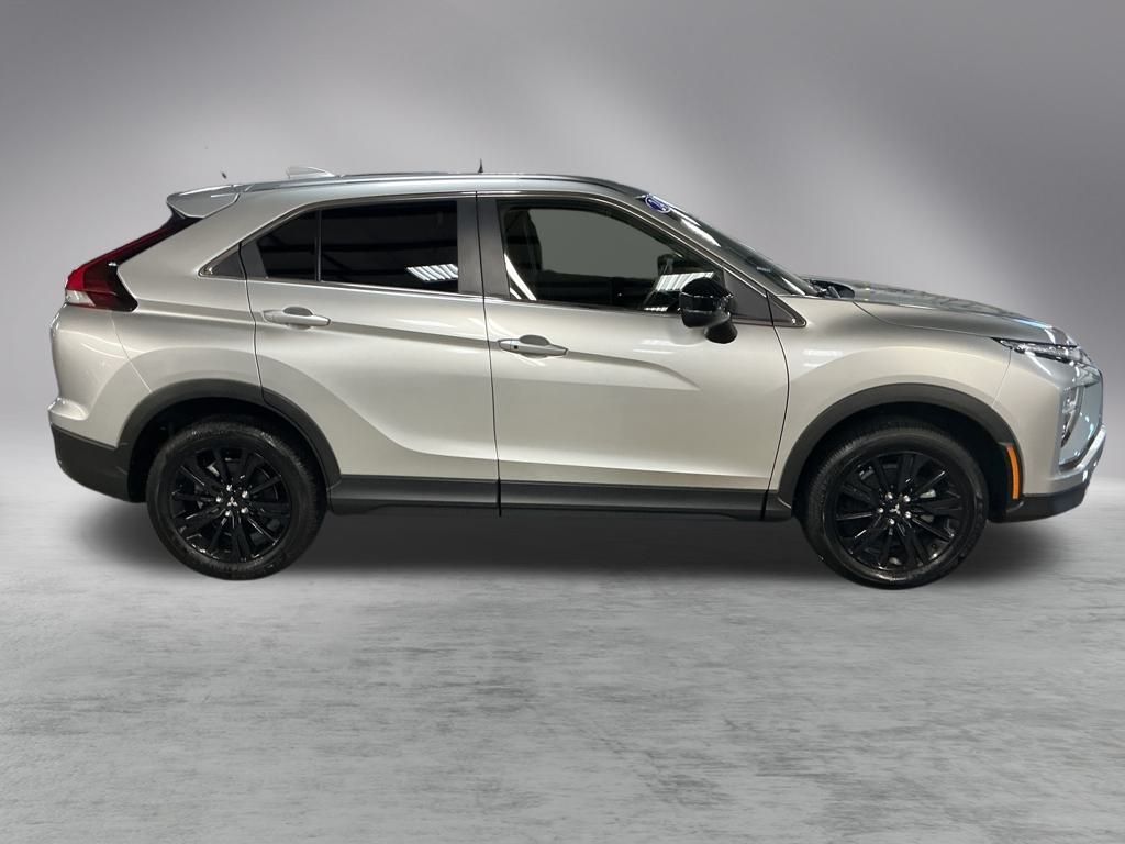 2024 Mitsubishi Eclipse Cross LE photo 4