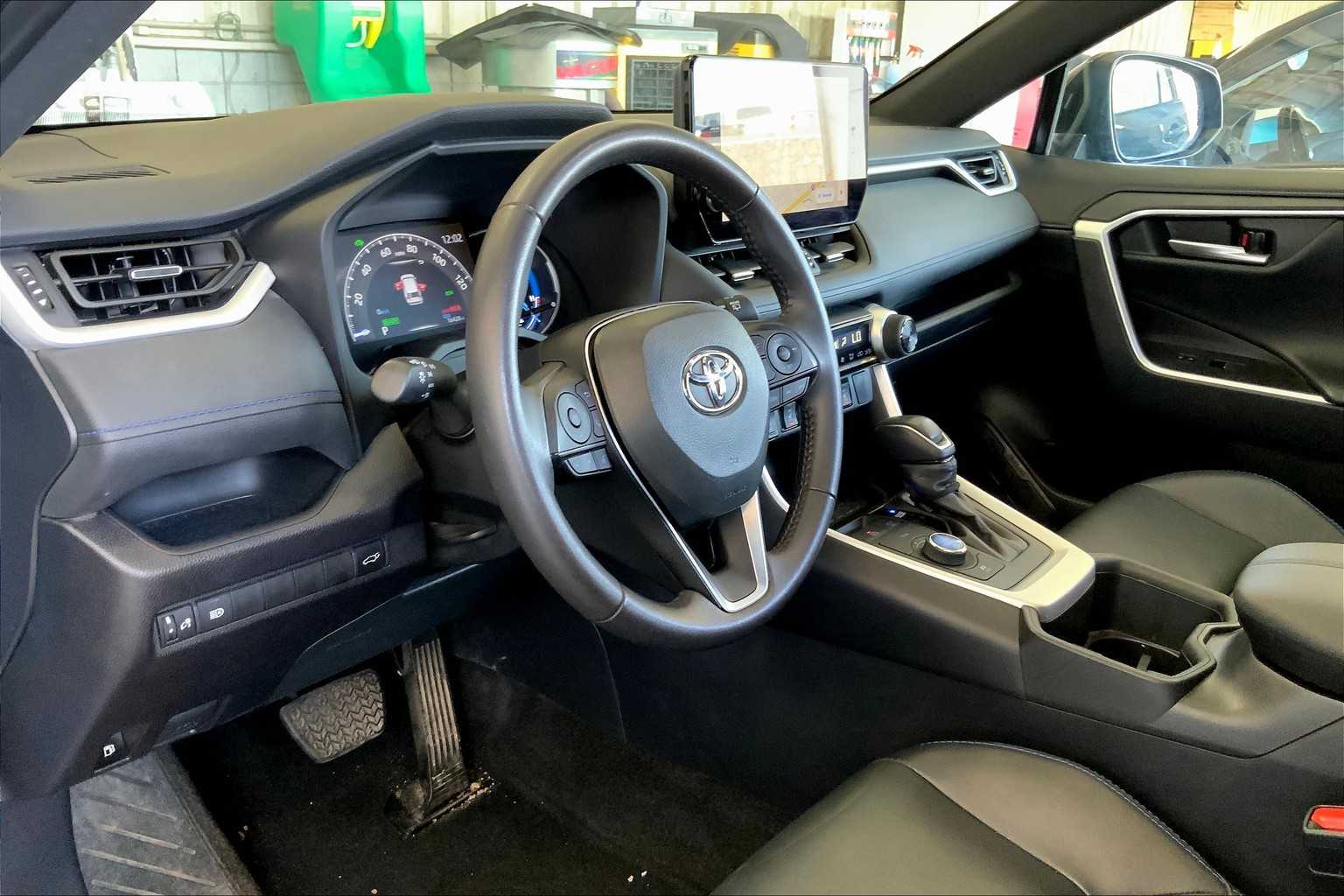 2024 Toyota RAV4 Hybrid XSE photo 14