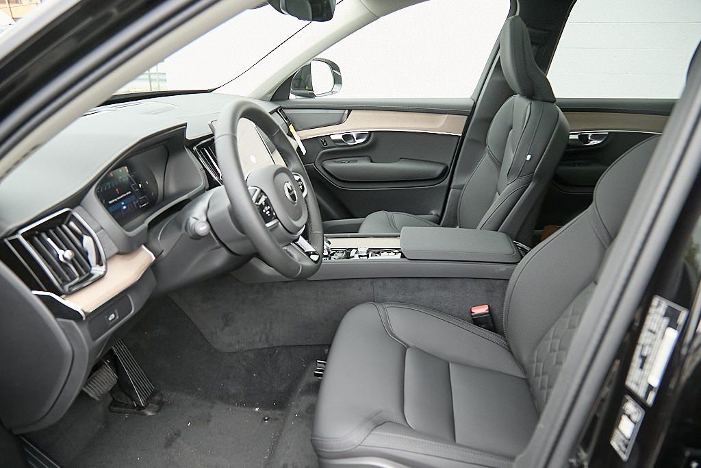 2026 VOLVO XC90 - Image 18