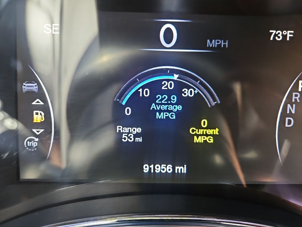 2020 Jeep Grand Cherokee Altitude photo 8