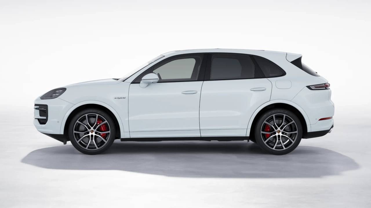 2026 Porsche Cayenne S E-Hybrid photo 2