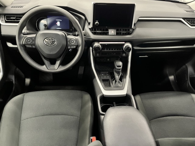 2024 Toyota RAV4 LE photo 8