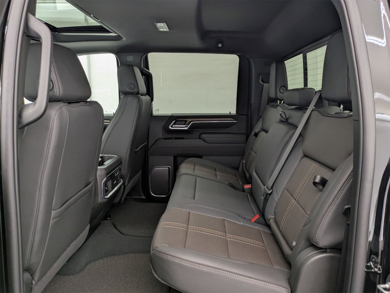 2025 Chevrolet Silverado 3500HD High Country photo 18