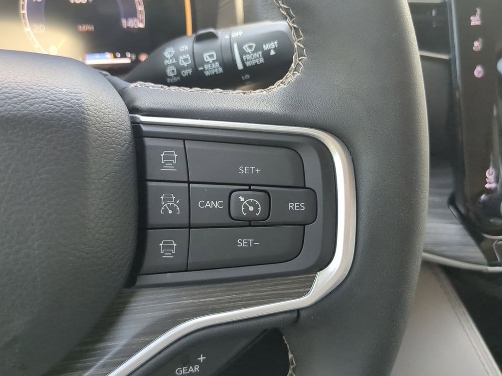 2023 Jeep Wagoneer Series II photo 25
