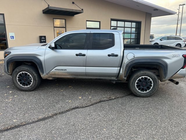 2024 Toyota Tacoma TRD Off-Road photo 4