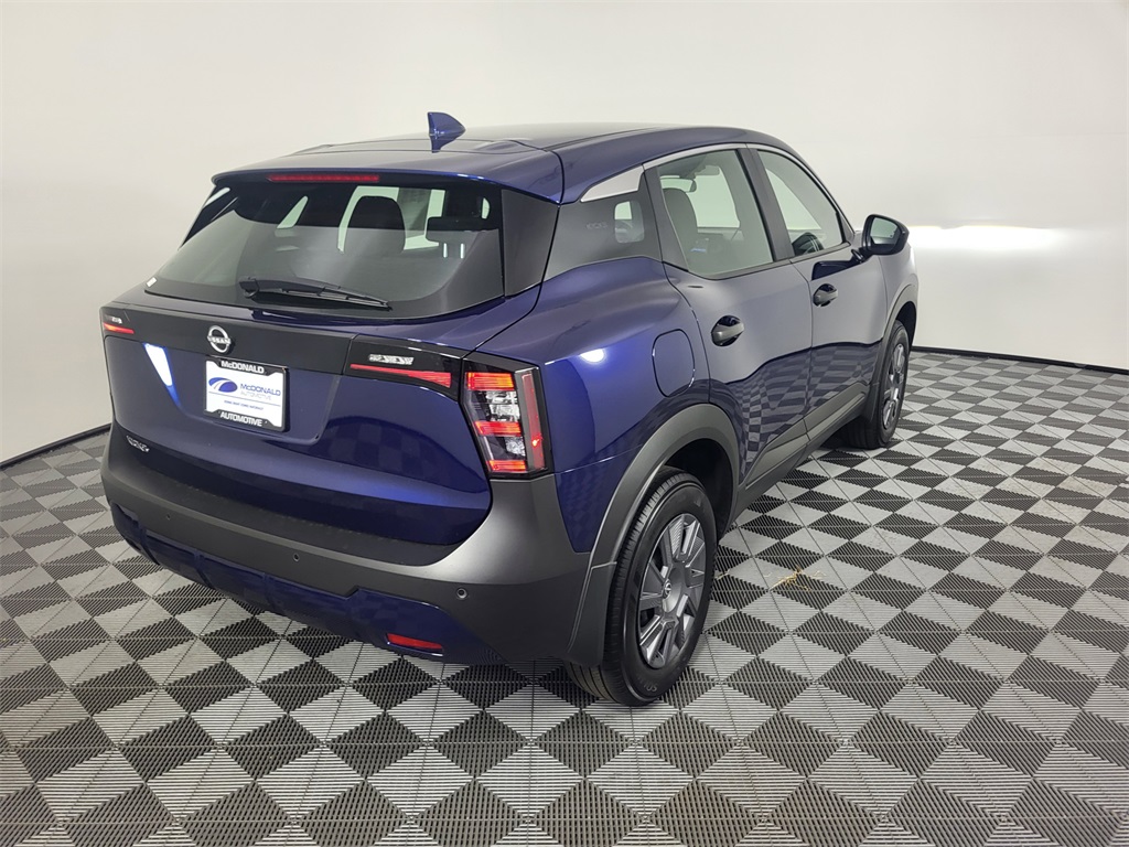 2025 Nissan Kicks S photo 2
