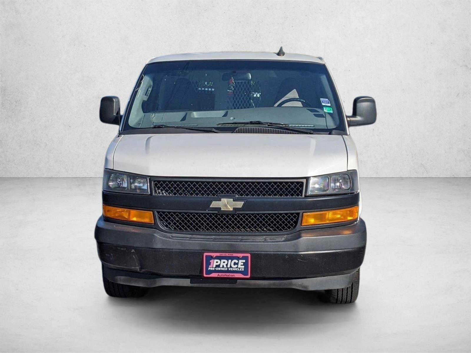 2021 Chevrolet Express 2500 Van Cargo photo 2