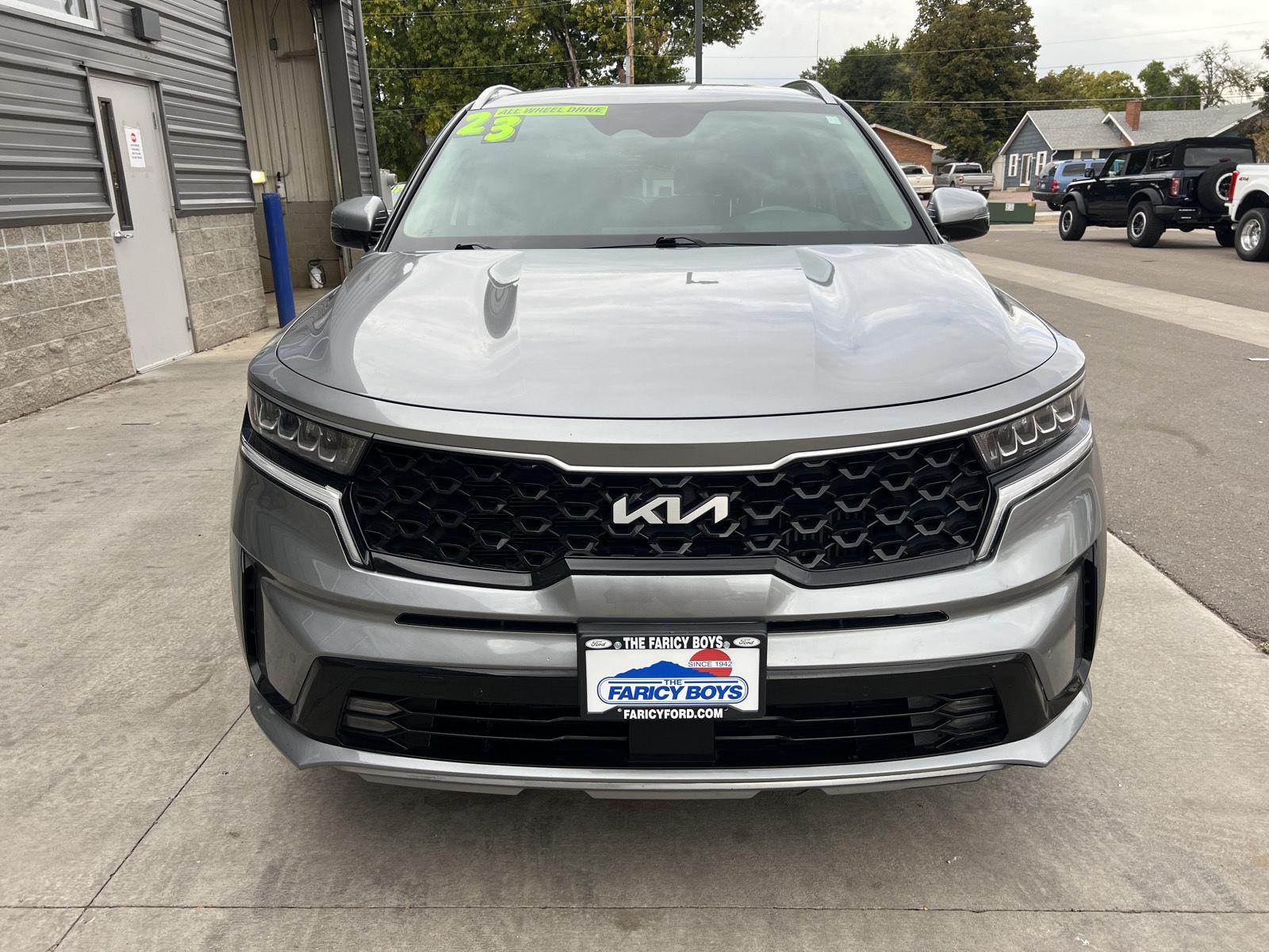 2023 Kia Sorento Hybrid EX photo 2