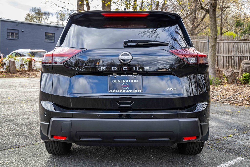 2024 Nissan Rogue S AWD photo 5