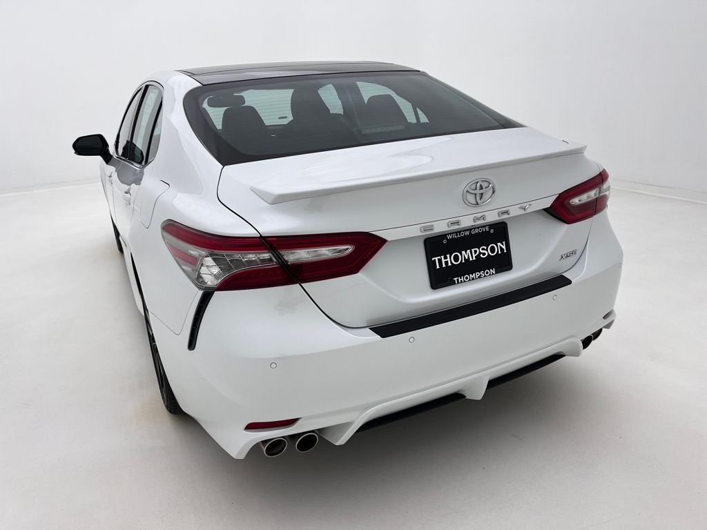 2018 Toyota Camry XSE photo 9