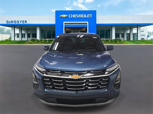2026 Chevrolet Equinox photo 2