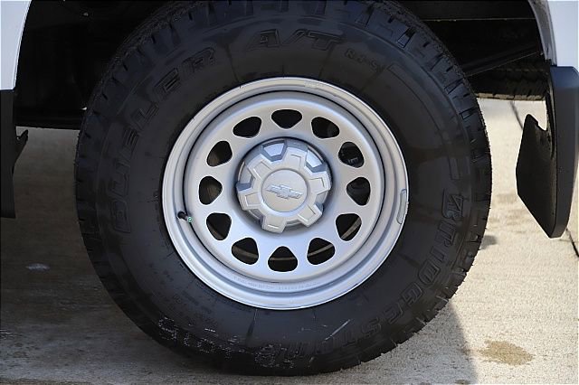 2025 Chevrolet Silverado 1500 photo 3