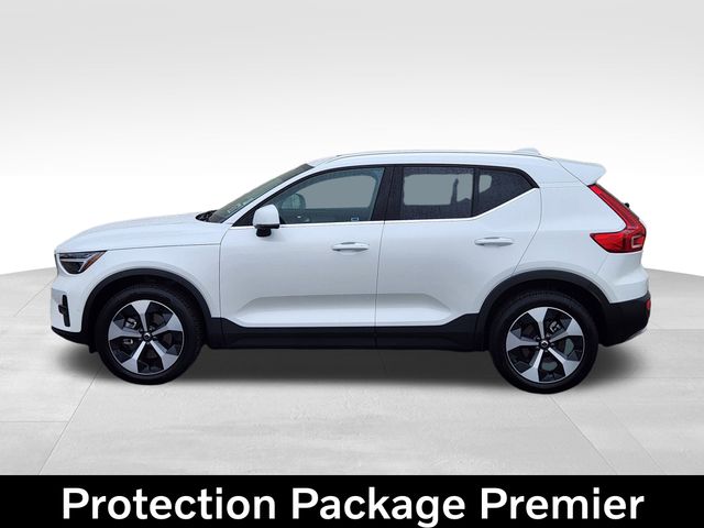 2025 Volvo XC40 Plus photo 3