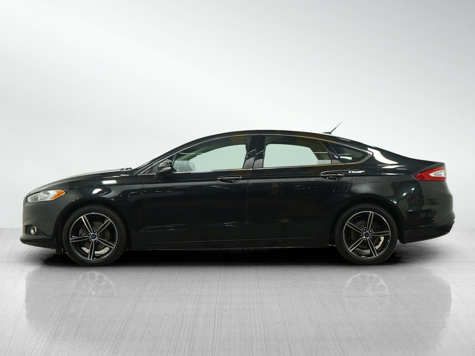 Used 2014 Ford Fusion SE with VIN 3FA6P0HDXER225908 for sale in Burnsville, Minnesota