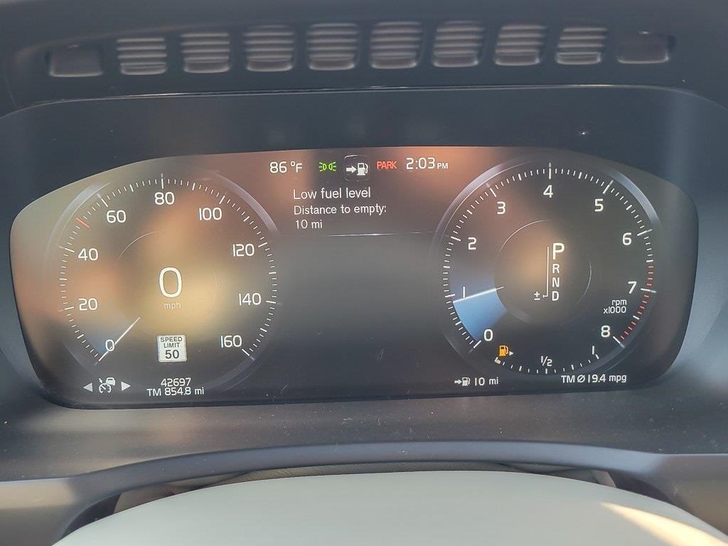 2022 VOLVO XC90 - Image 15