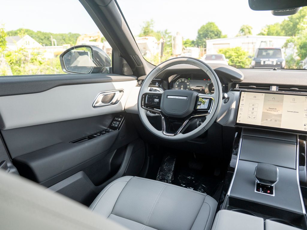 2026 Land Rover Range Rover Velar S photo 17