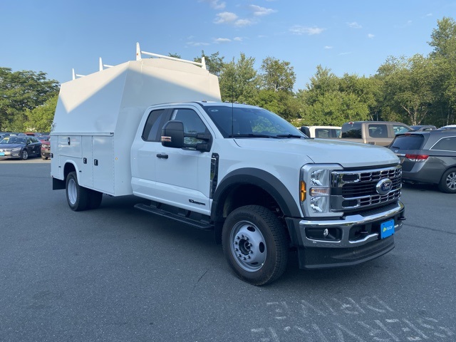 2025 Ford F-550 Super Duty Chassis Cab XL's photo