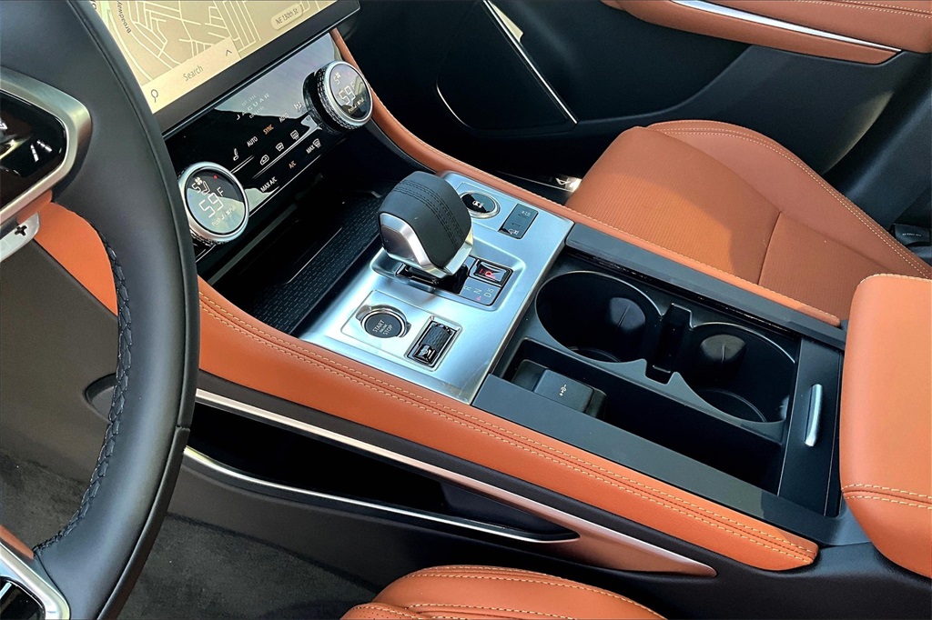 2026 Jaguar F-PACE P400 R-Dynamic S photo 8