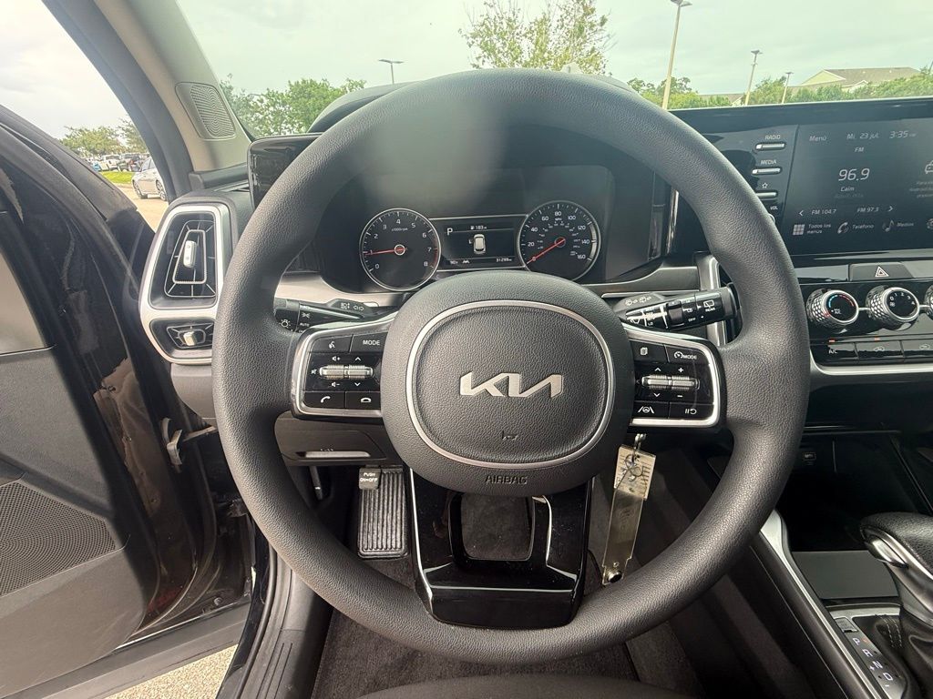 2022 Kia Sorento LX photo 21