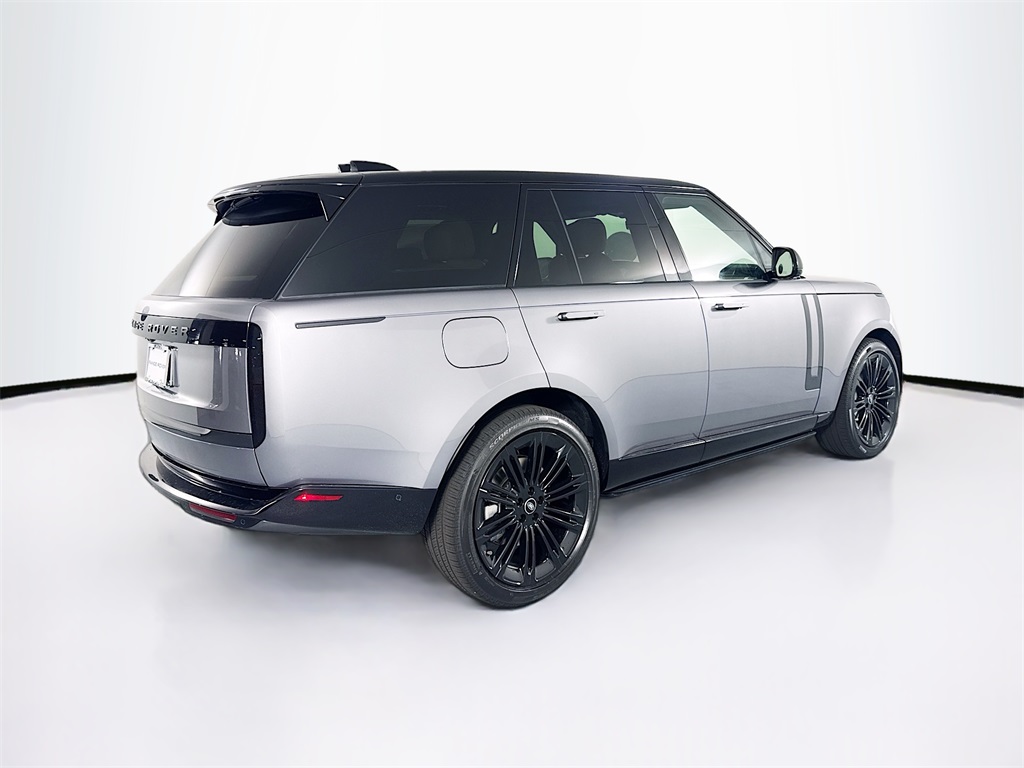 2025 Land Rover Range Rover SE photo 4