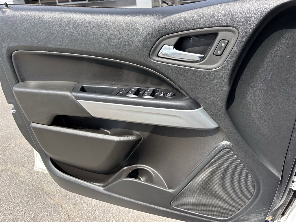 2022 Chevrolet Colorado LT photo 13