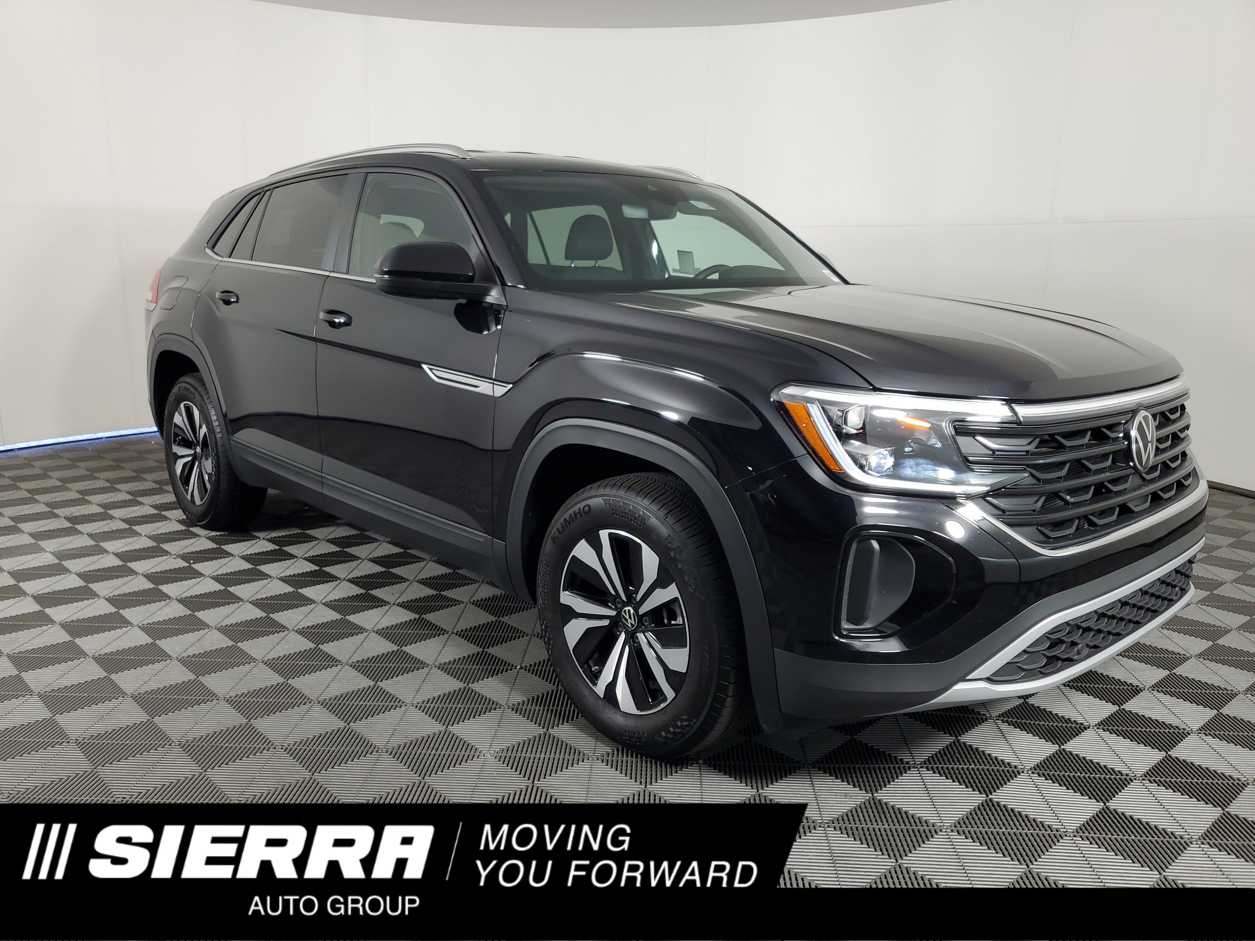 2025 Volkswagen Atlas Cross Sport SE's photo