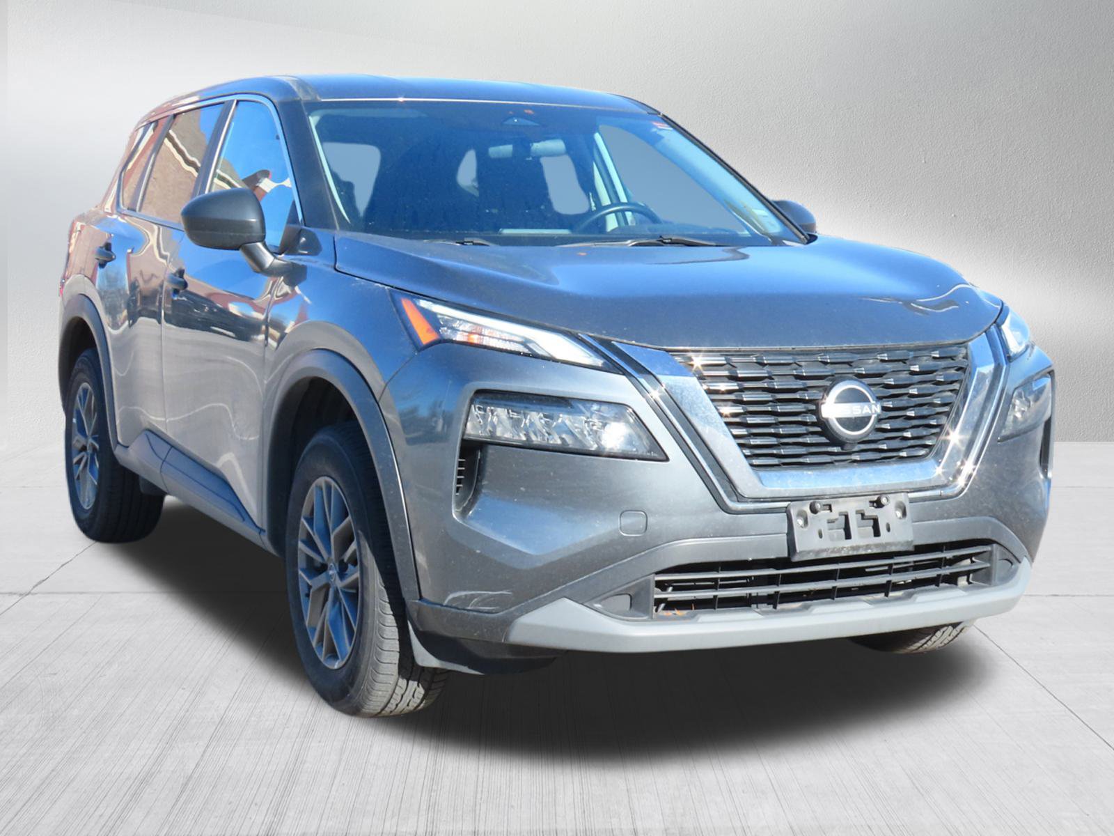 2023 Nissan Rogue S's photo