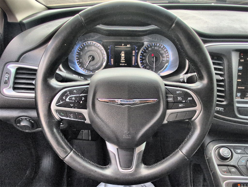 2017 Chrysler 200 Limited photo 13