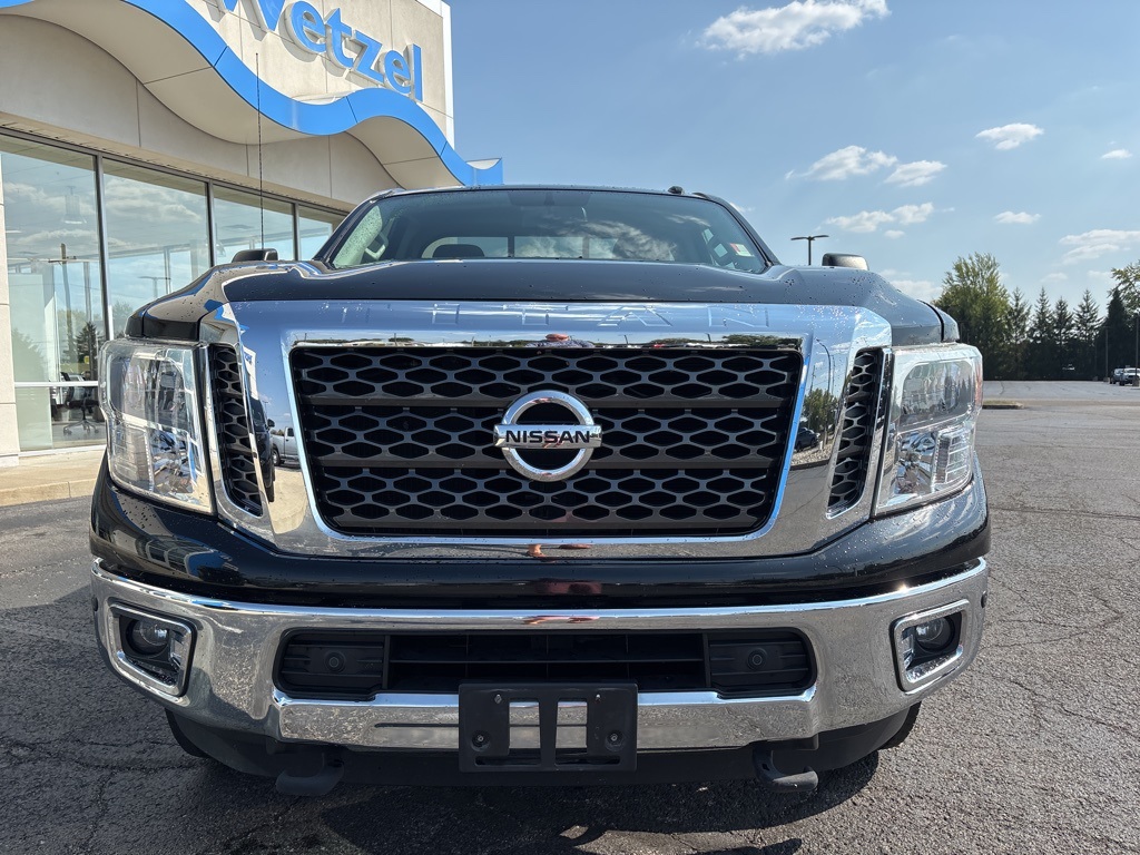 2017 Nissan Titan SV photo 6