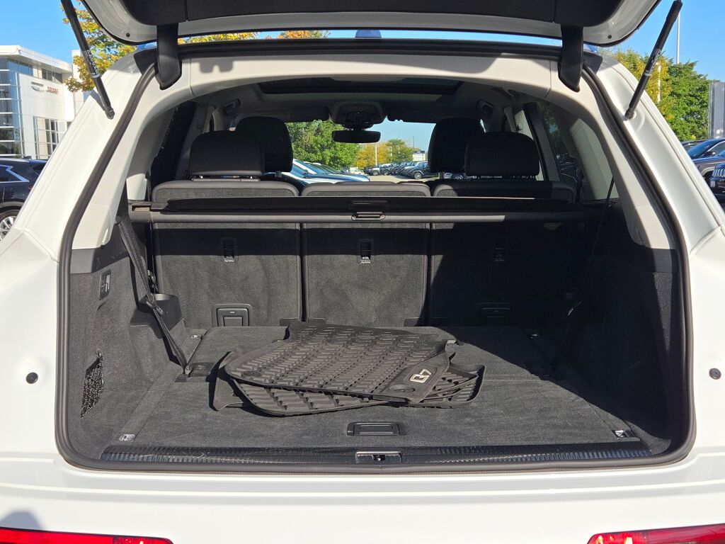 2022 Audi Q7 55 Premium Plus photo 16