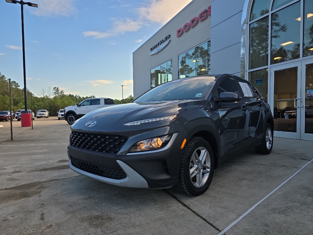 2023 Hyundai Kona SE photo 3